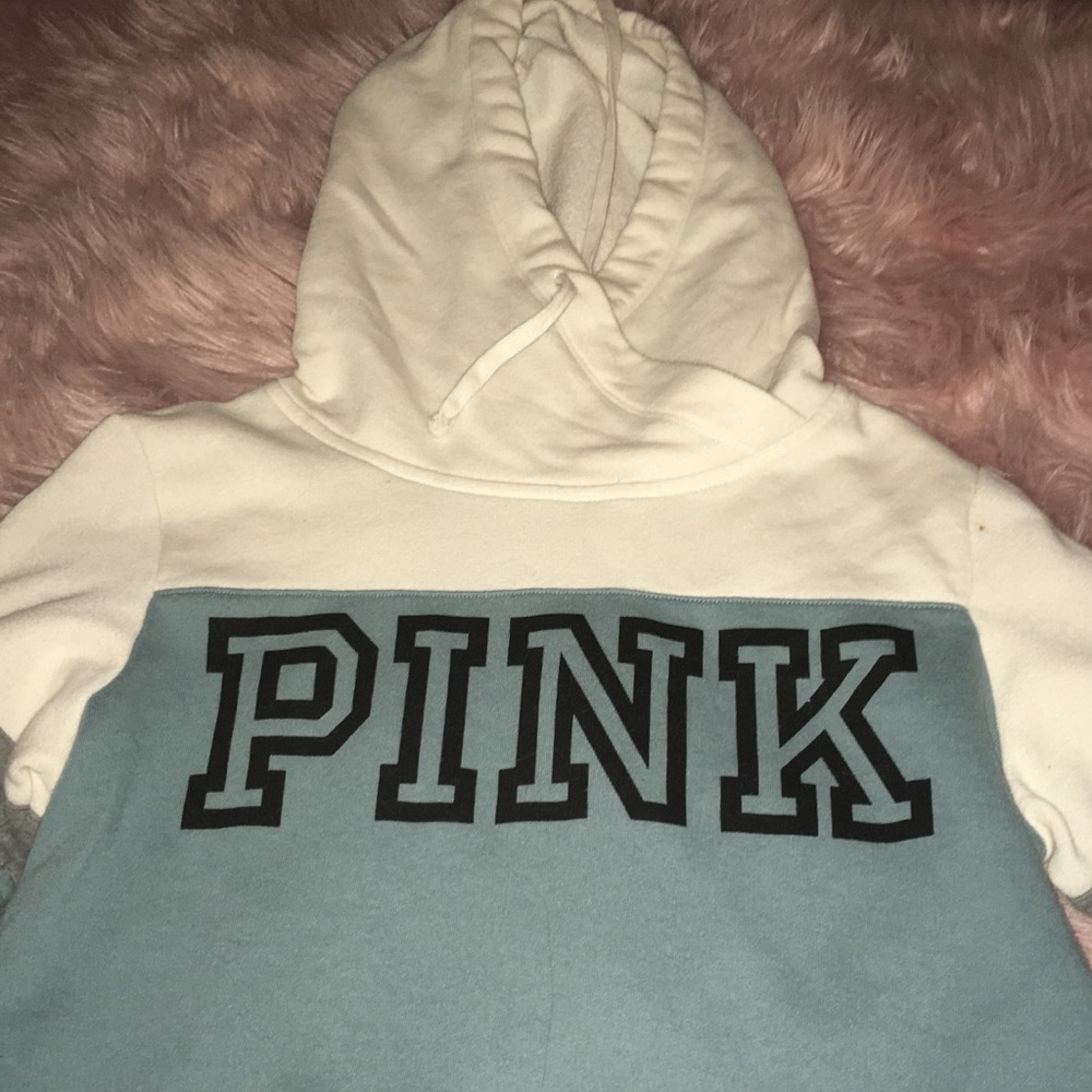 Teal, Cream colored Sweatshirt.